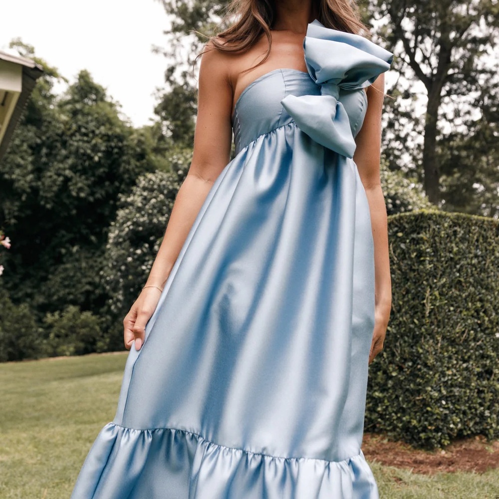 Elegant Blue Bow Dress